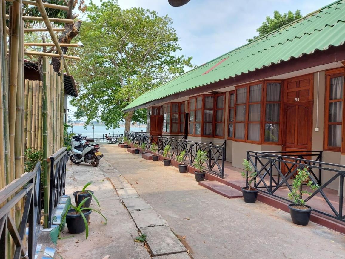 Pilgrim'S Kitchen & Inn Savannakhet Εξωτερικό φωτογραφία