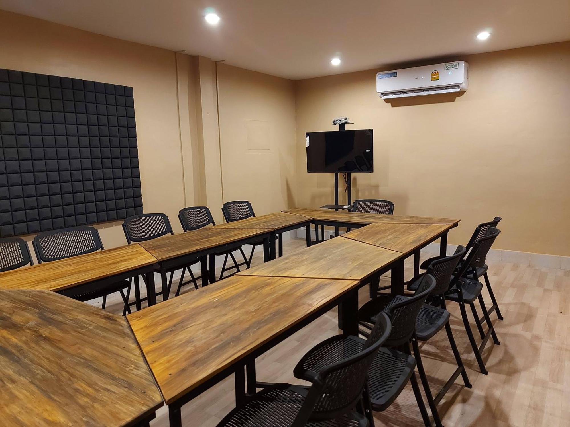 Pilgrim'S Kitchen & Inn Savannakhet Εξωτερικό φωτογραφία