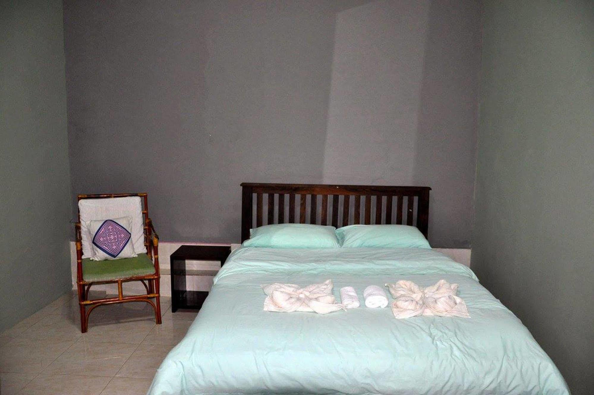 Pilgrim'S Kitchen & Inn Savannakhet Εξωτερικό φωτογραφία