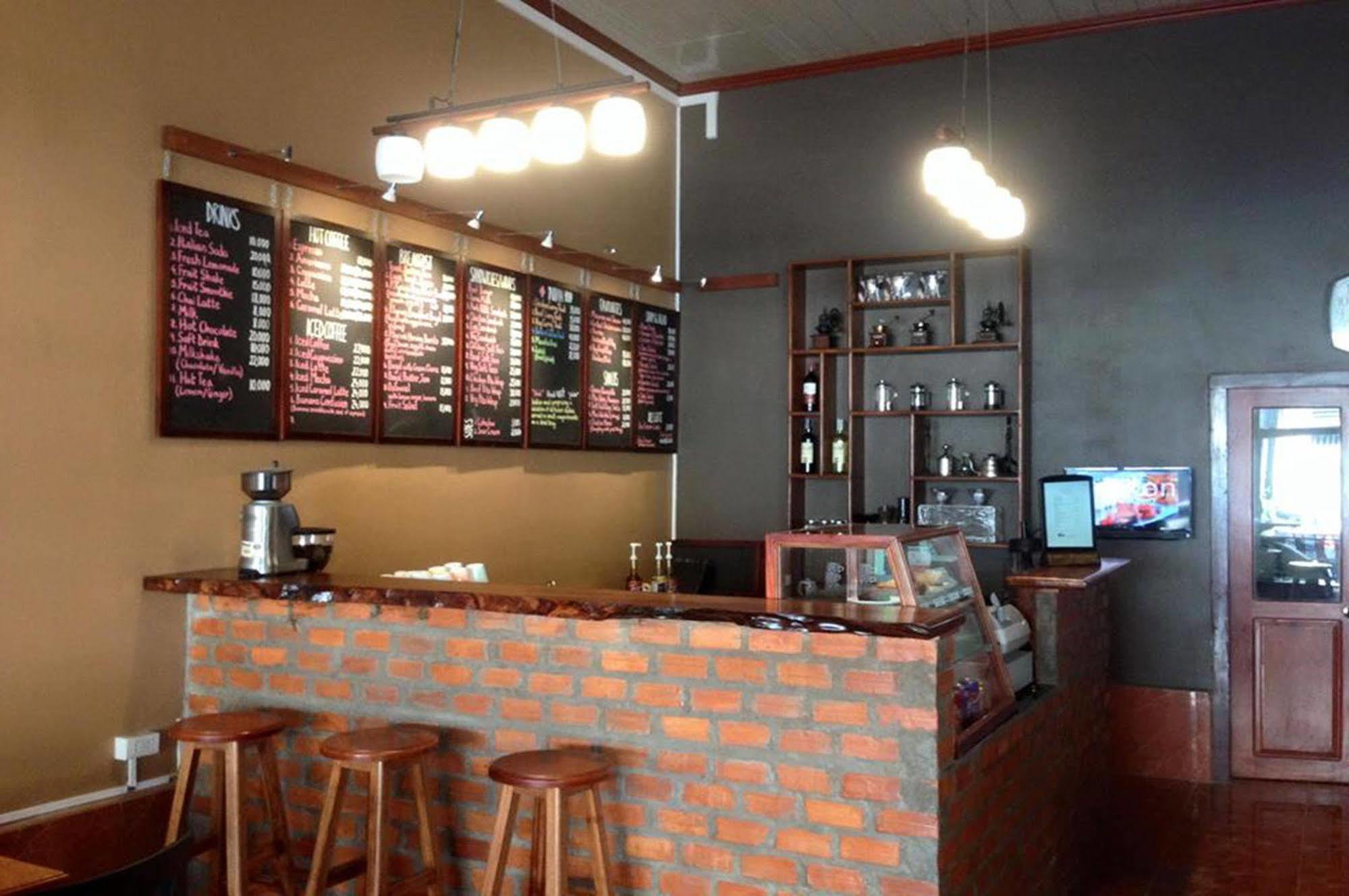 Pilgrim'S Kitchen & Inn Savannakhet Εξωτερικό φωτογραφία