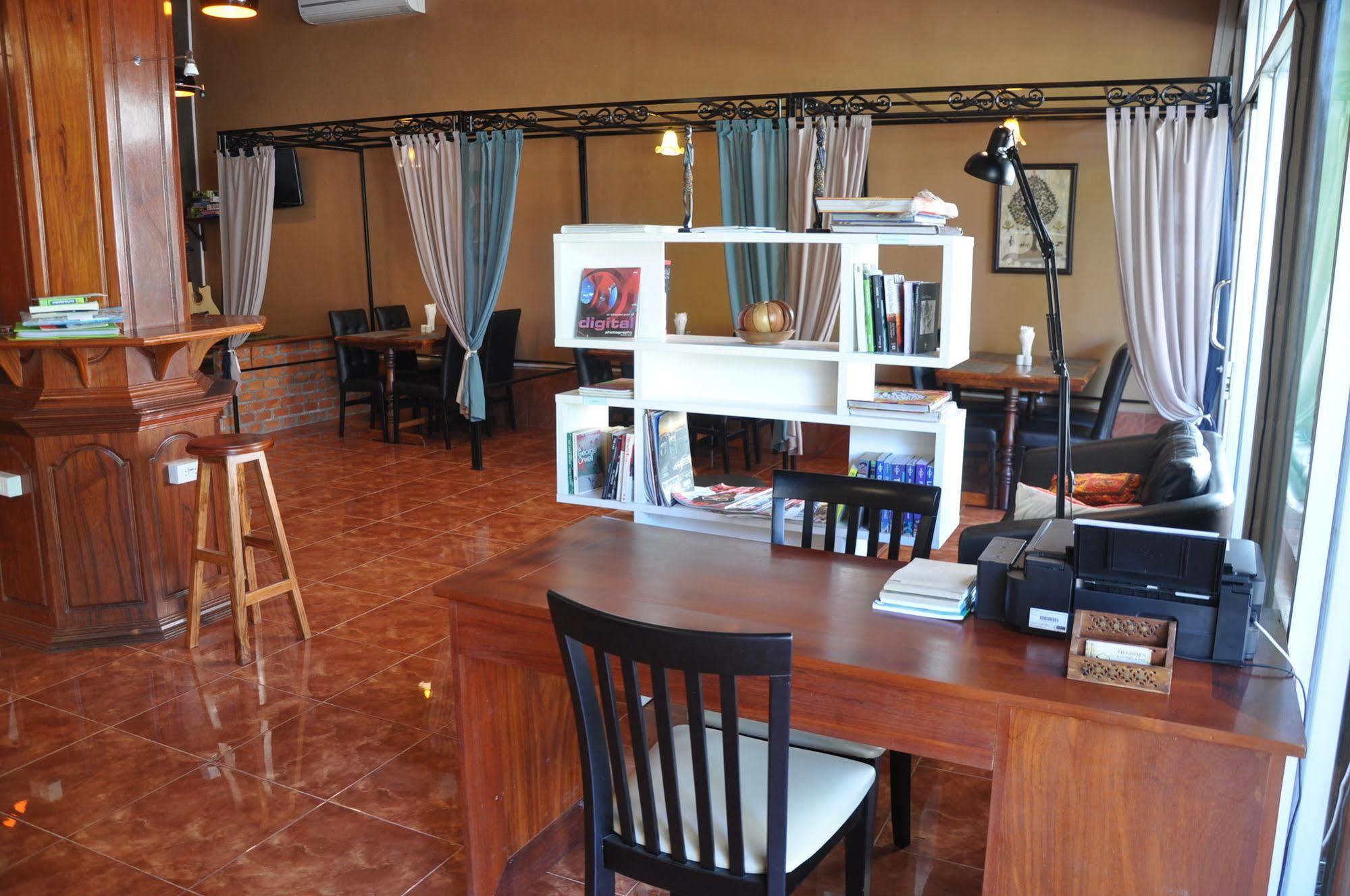 Pilgrim'S Kitchen & Inn Savannakhet Εξωτερικό φωτογραφία